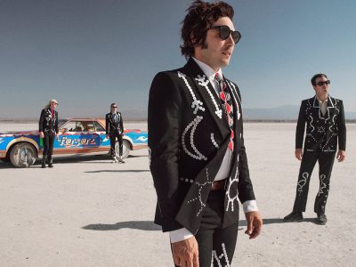 THE GROWLERS